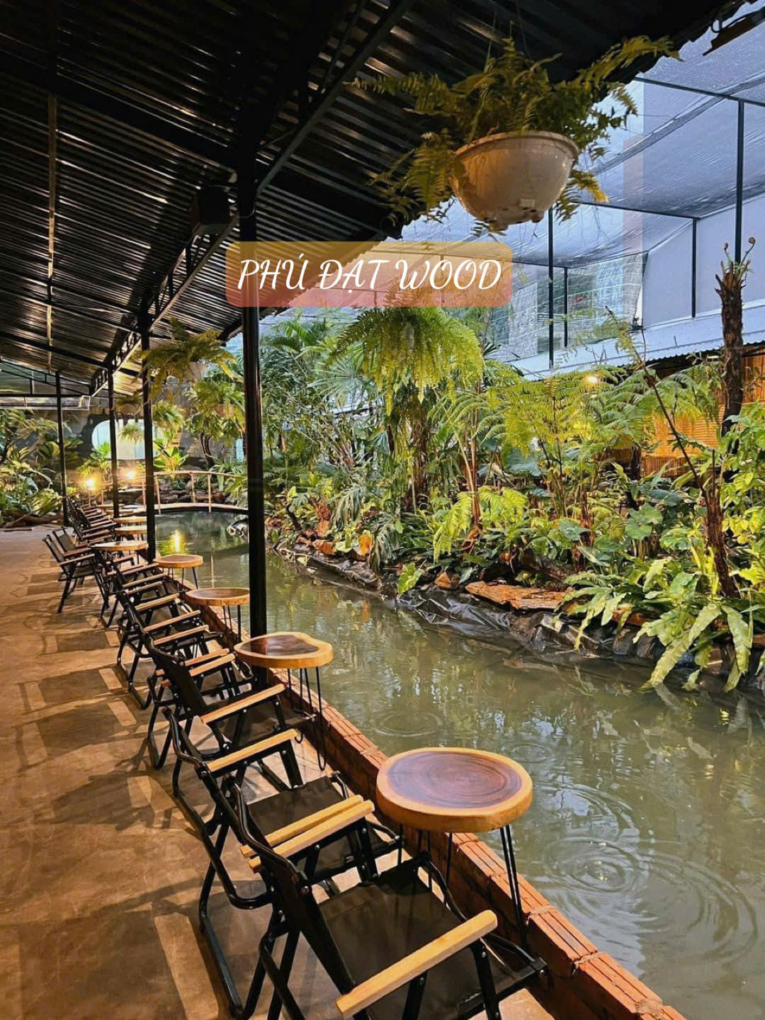 Mẫu bàn Cafe sân vườn gỗ tự nhiên