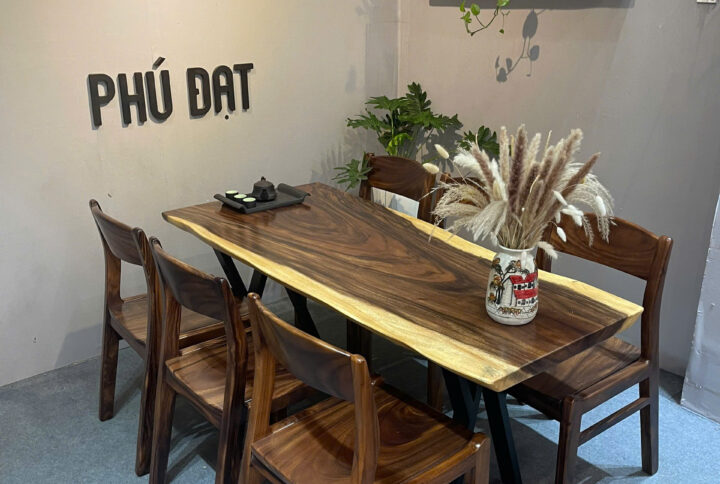 Bàn ăn gỗ tự nhiên
