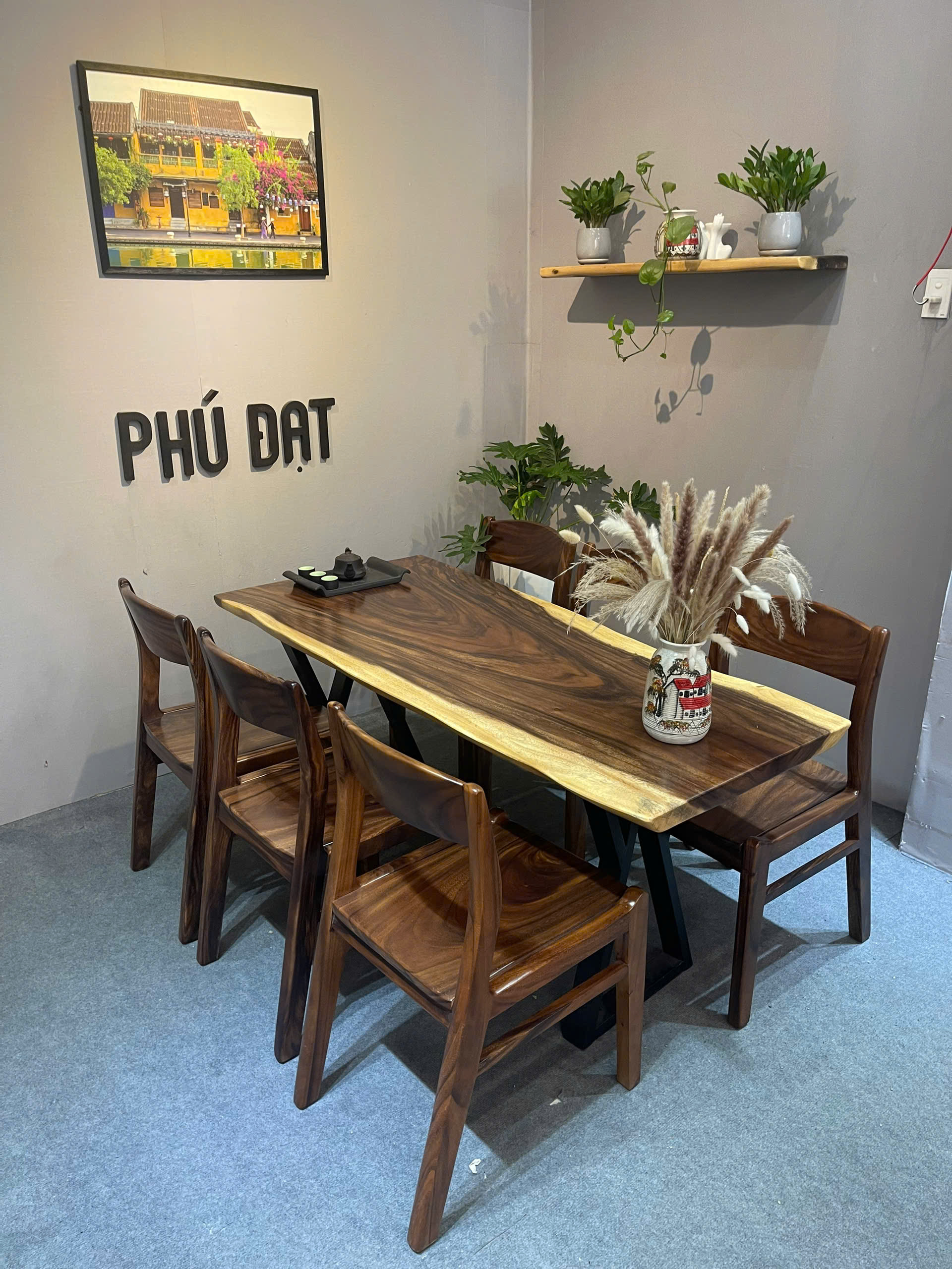Bàn ăn gỗ tự nhiên