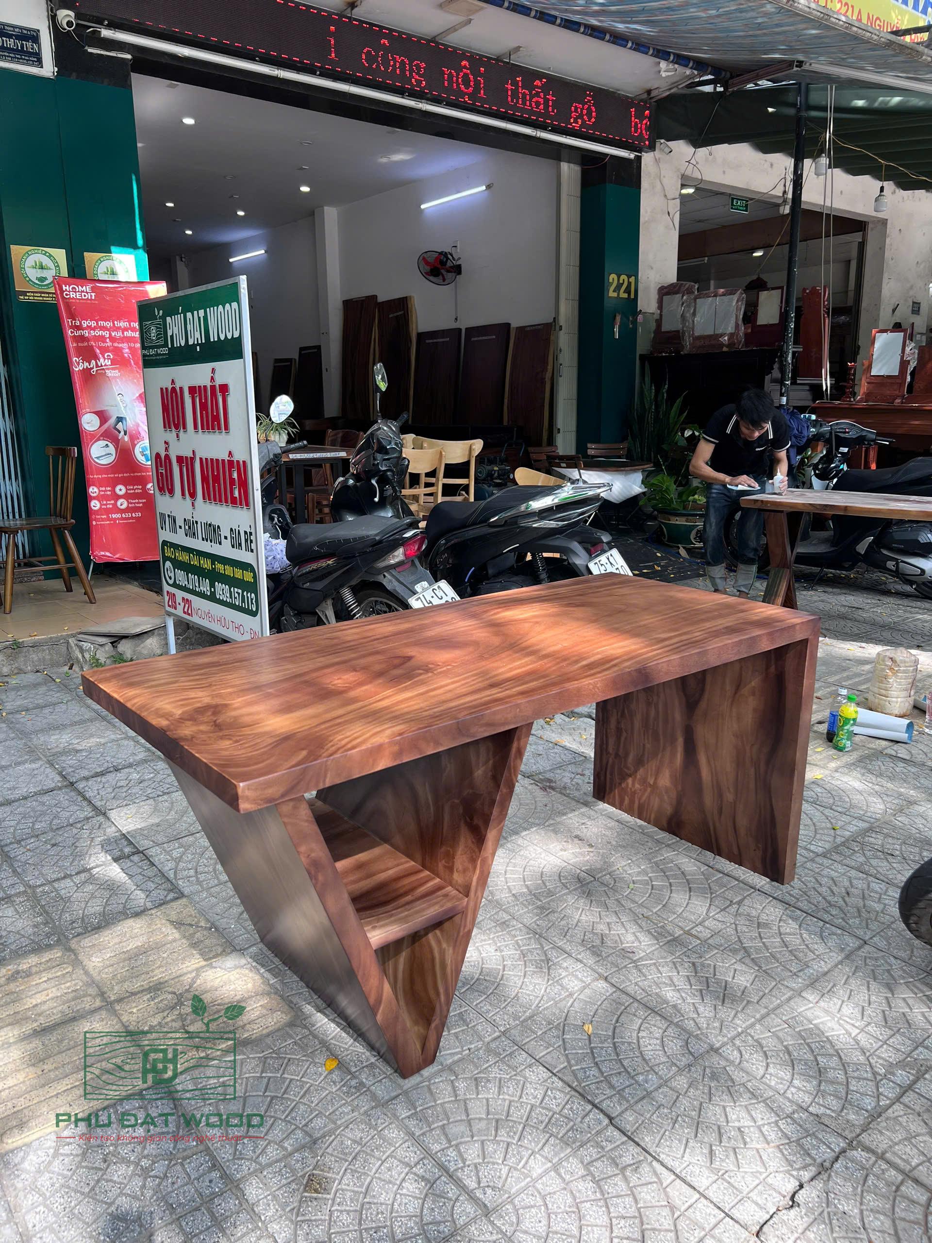 Bàn làm việc gỗ me tây B4