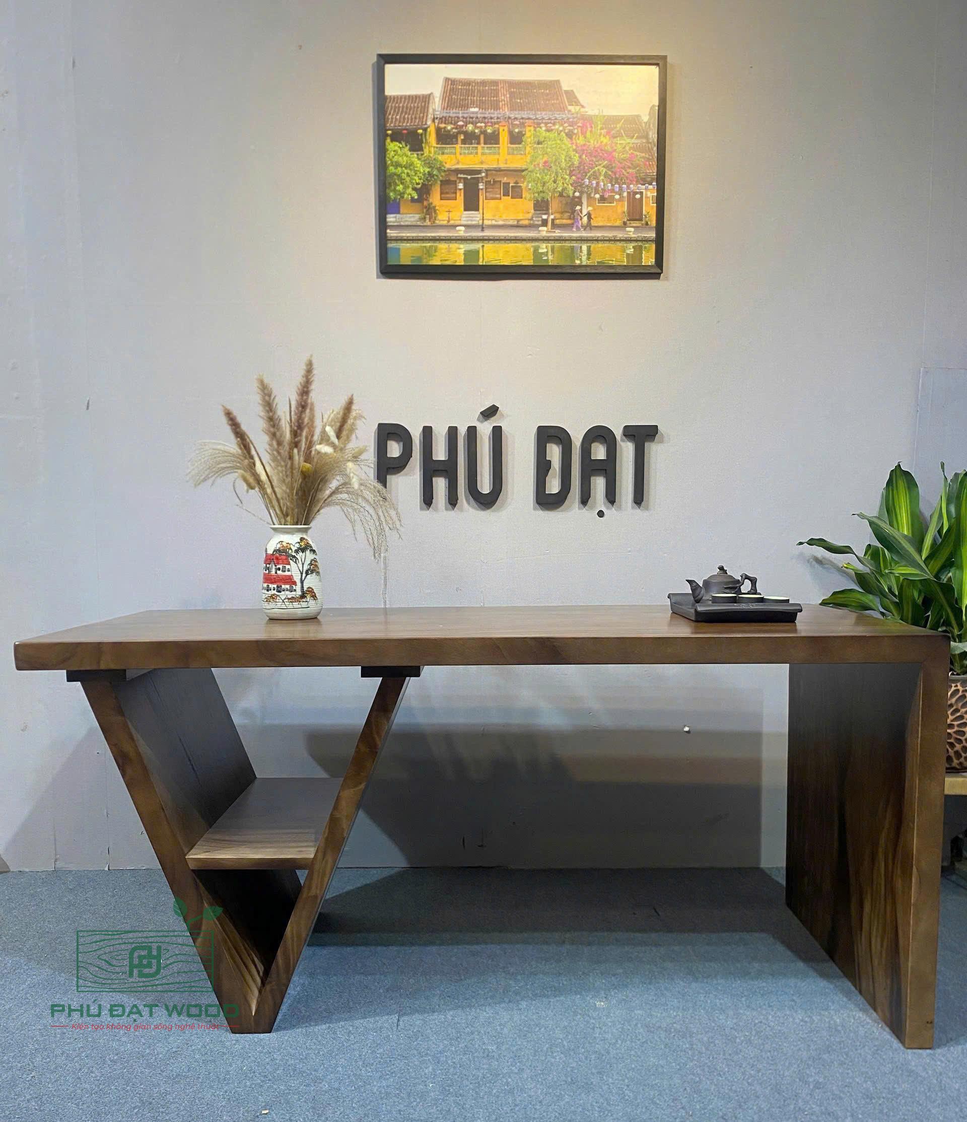 Bàn làm việc gỗ me tây B4