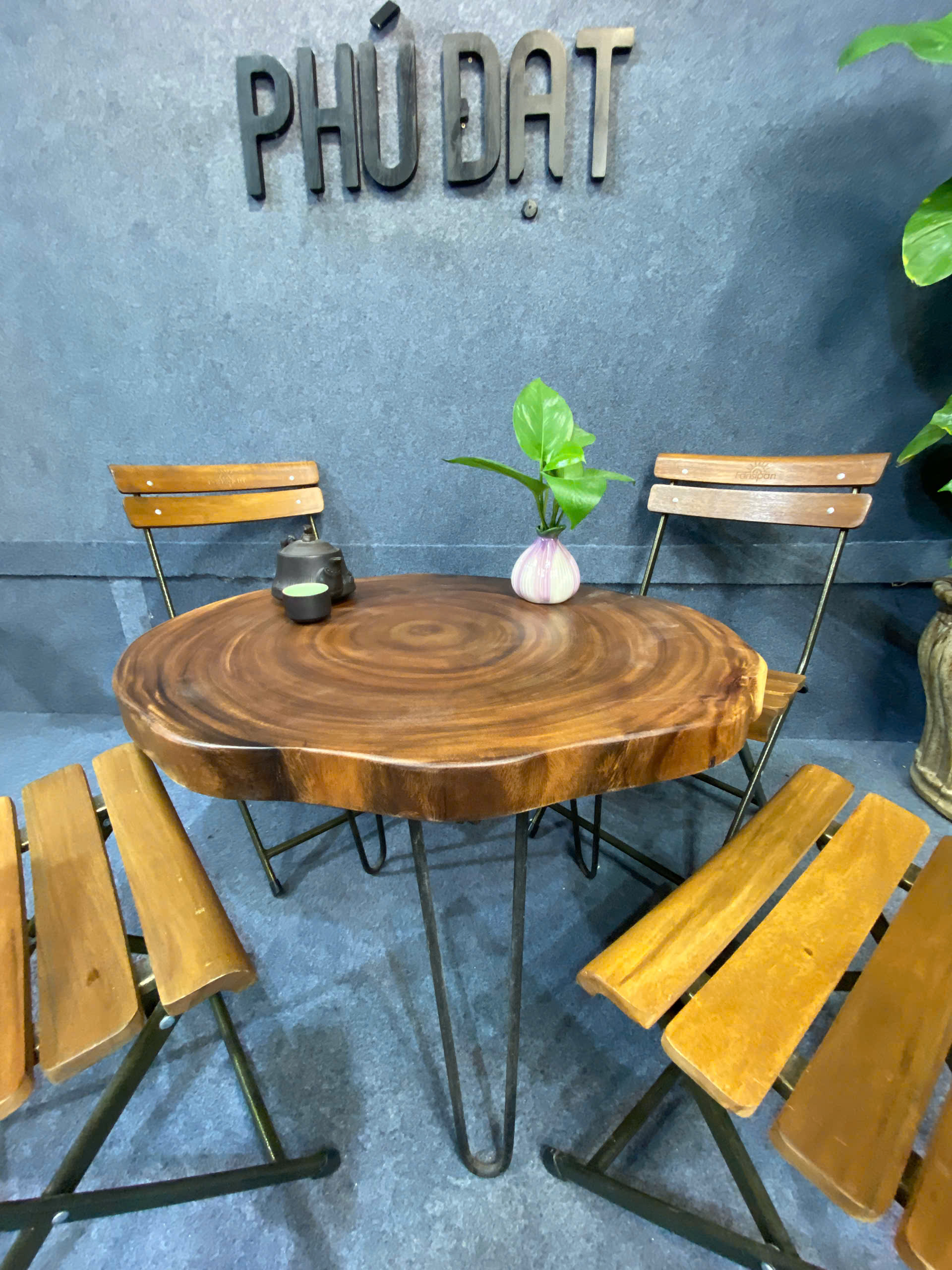 Bàn Cafe Ngoài Trời Gỗ Tự Nhiên Nguyên Tấm