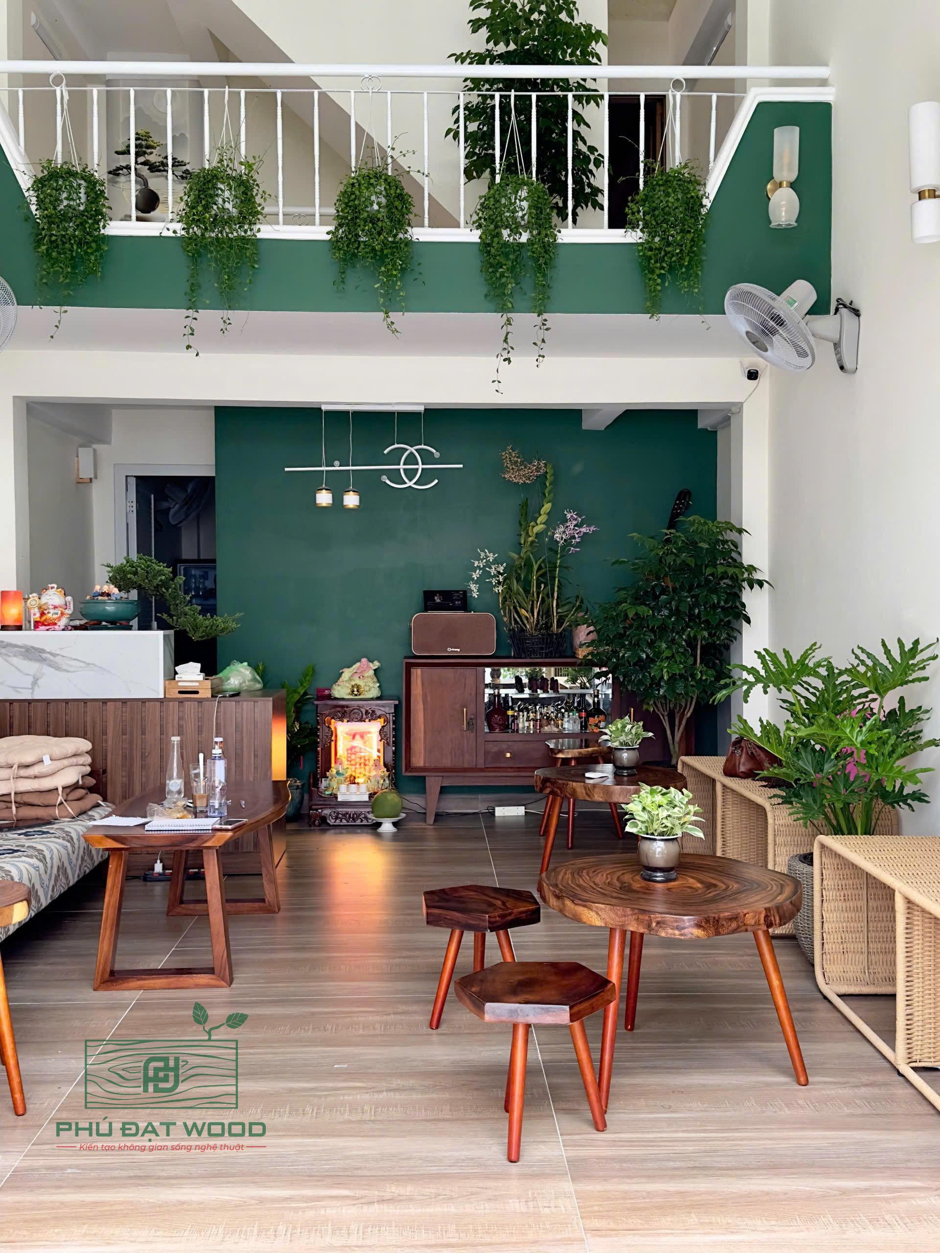 Mẫu bàn Cafe sân vườn gỗ tự nhiên