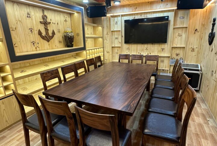 bàn gỗ tự nhiên cho nhà hàng